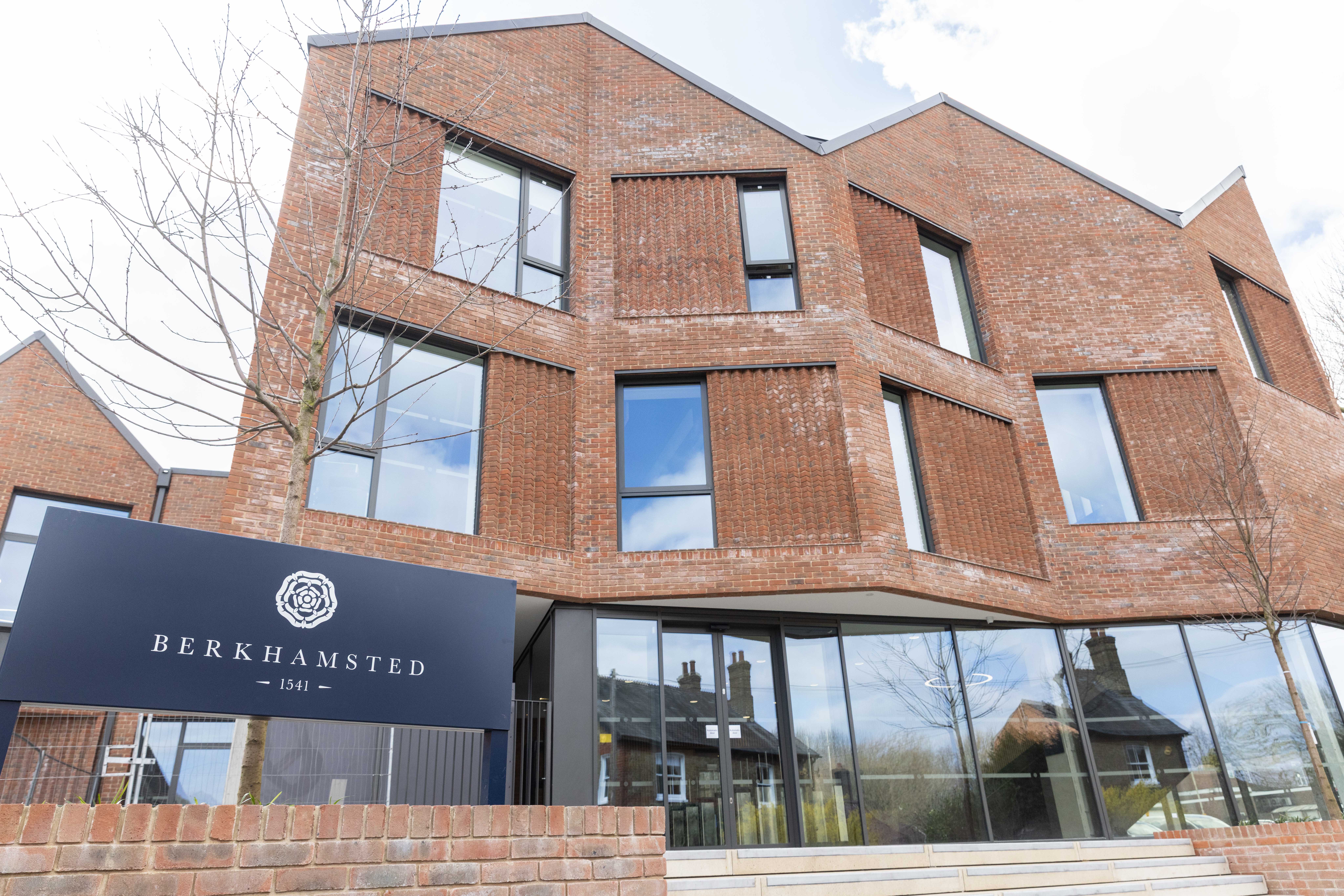 Zaha Hadid Sixth Form Building wins Environment Award