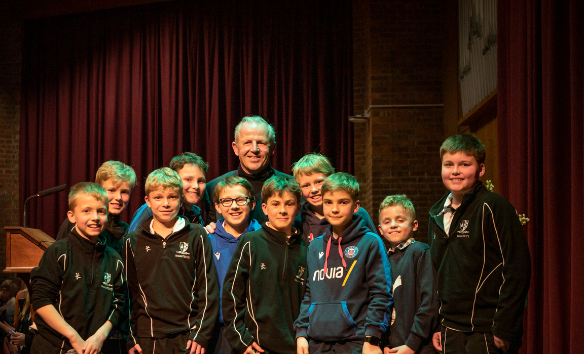 Dauntsey’s welcomes All Blacks rugby legend Sean Fitzpatrick