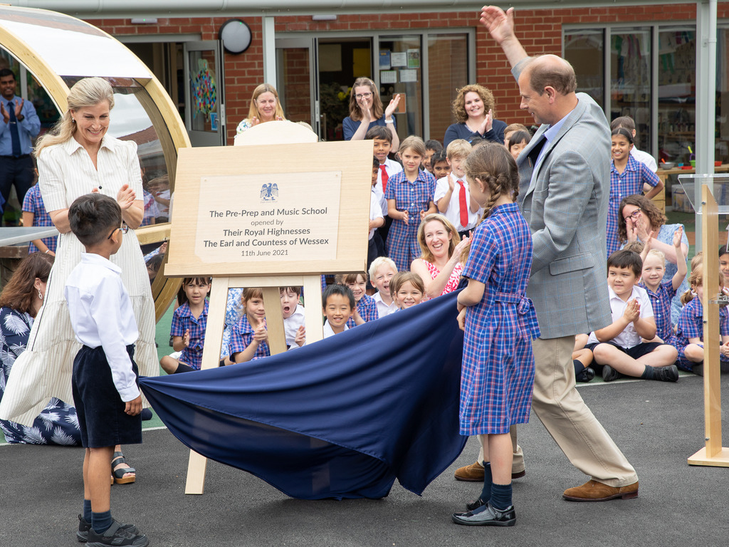 The Earl and Countess of Wessex unveil the plaque