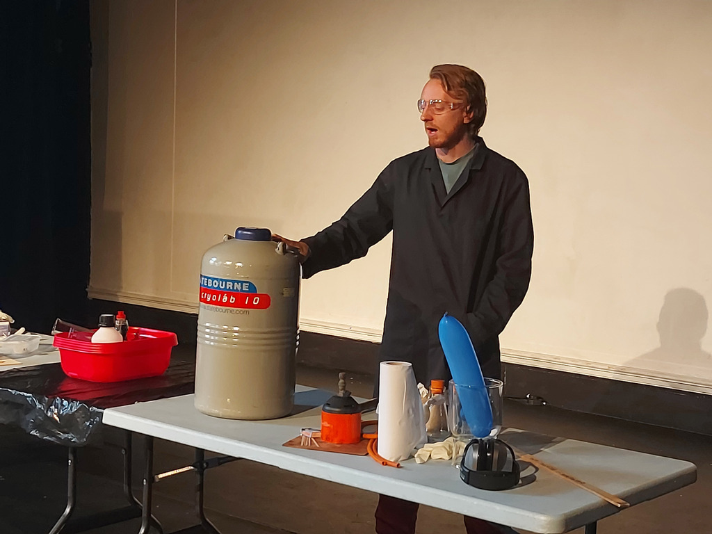 Dr Jonny Furze talks 'Gases in the Air'