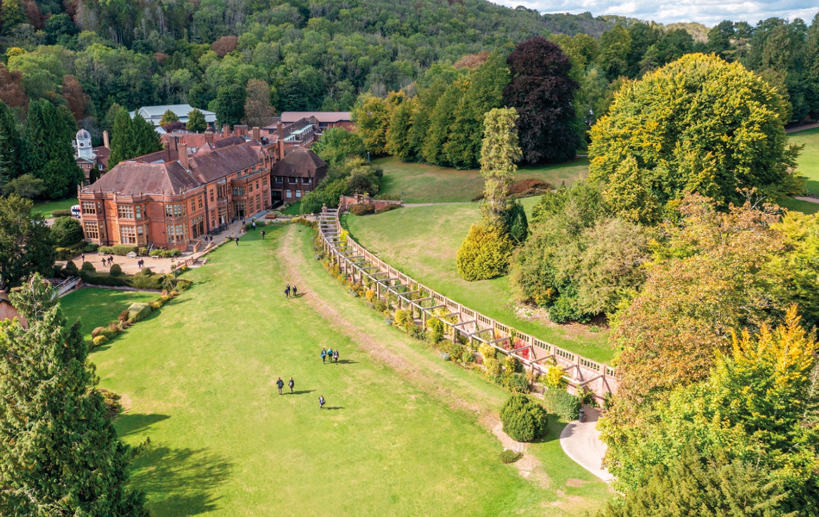 Excellent GCSE results for Woldingham girls, with over 60% of grades at 9-7